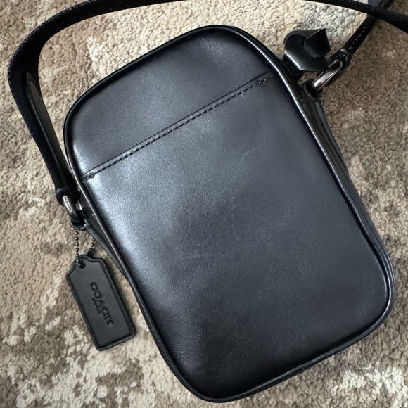 COACH MENS CROSSBODY BLACK LEATHER BAG - Picture 2 of 3